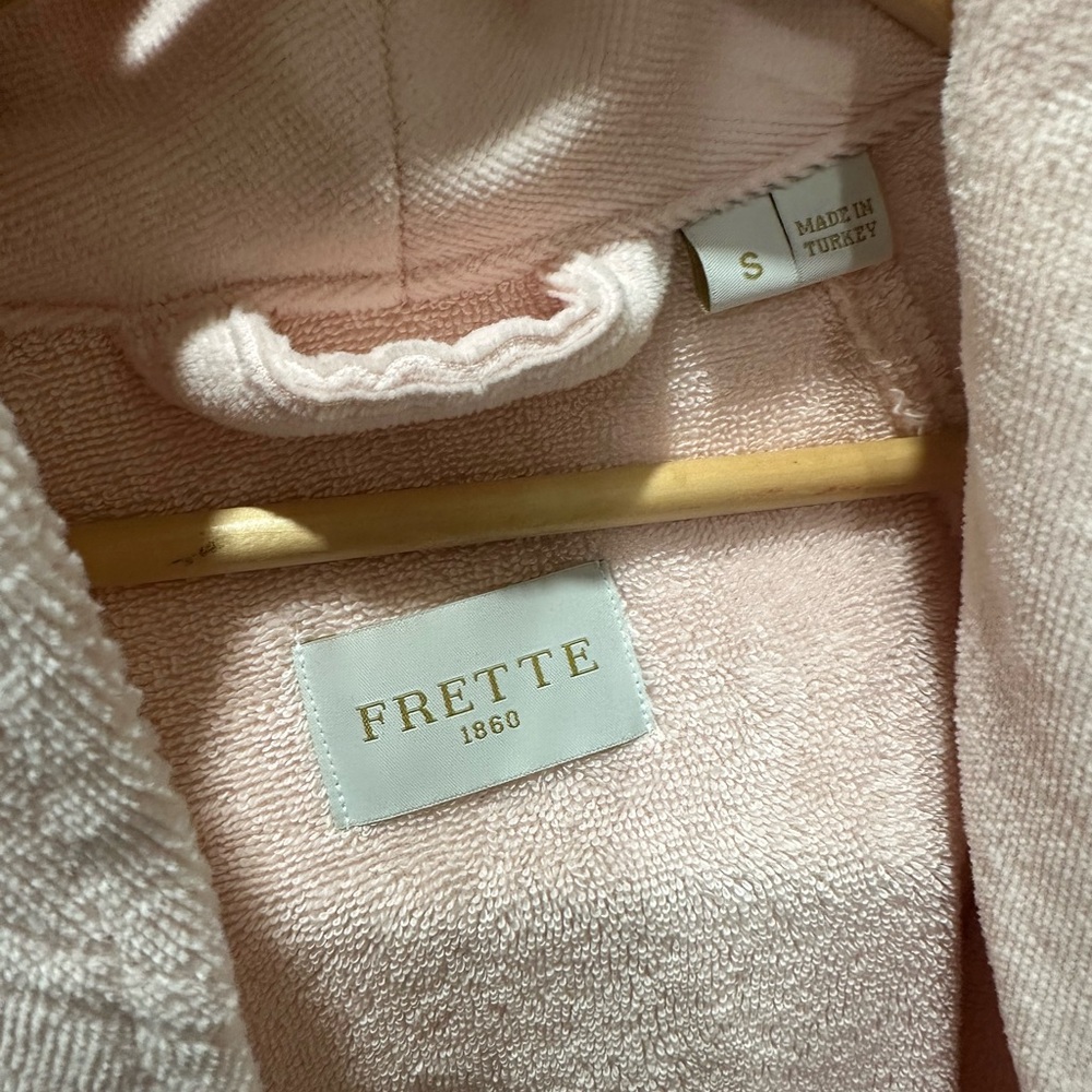 Frette Soft Blush Robe - Picture 4 of 5
